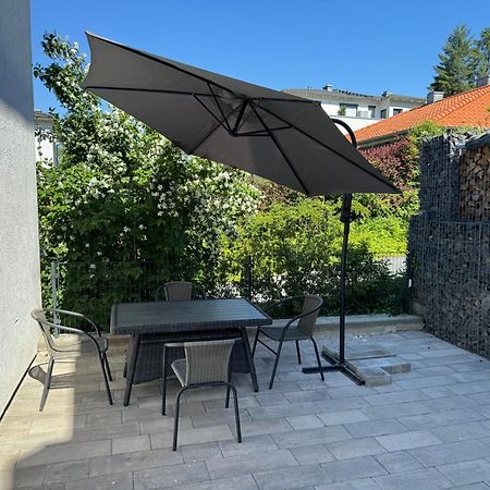 Ferienwohnung "Sorgenfrei" In Coburg ! - Im Eg Mit Privatparkplatz & Balkon Esterno foto