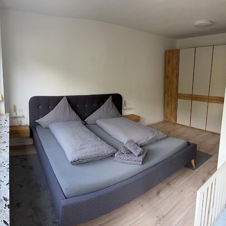 Ferienwohnung "Sorgenfrei" In Coburg ! - Im Eg Mit Privatparkplatz & Balkon Esterno foto