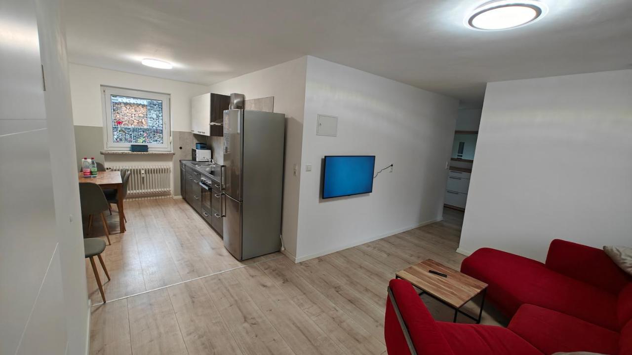 Ferienwohnung "Sorgenfrei" In Coburg ! - Im Eg Mit Privatparkplatz & Balkon Esterno foto