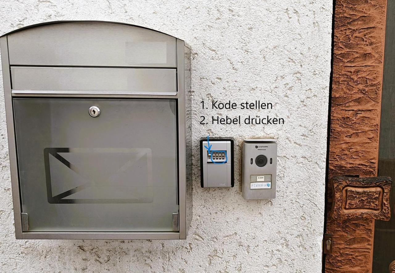 Ferienwohnung "Sorgenfrei" In Coburg ! - Im Eg Mit Privatparkplatz & Balkon Esterno foto