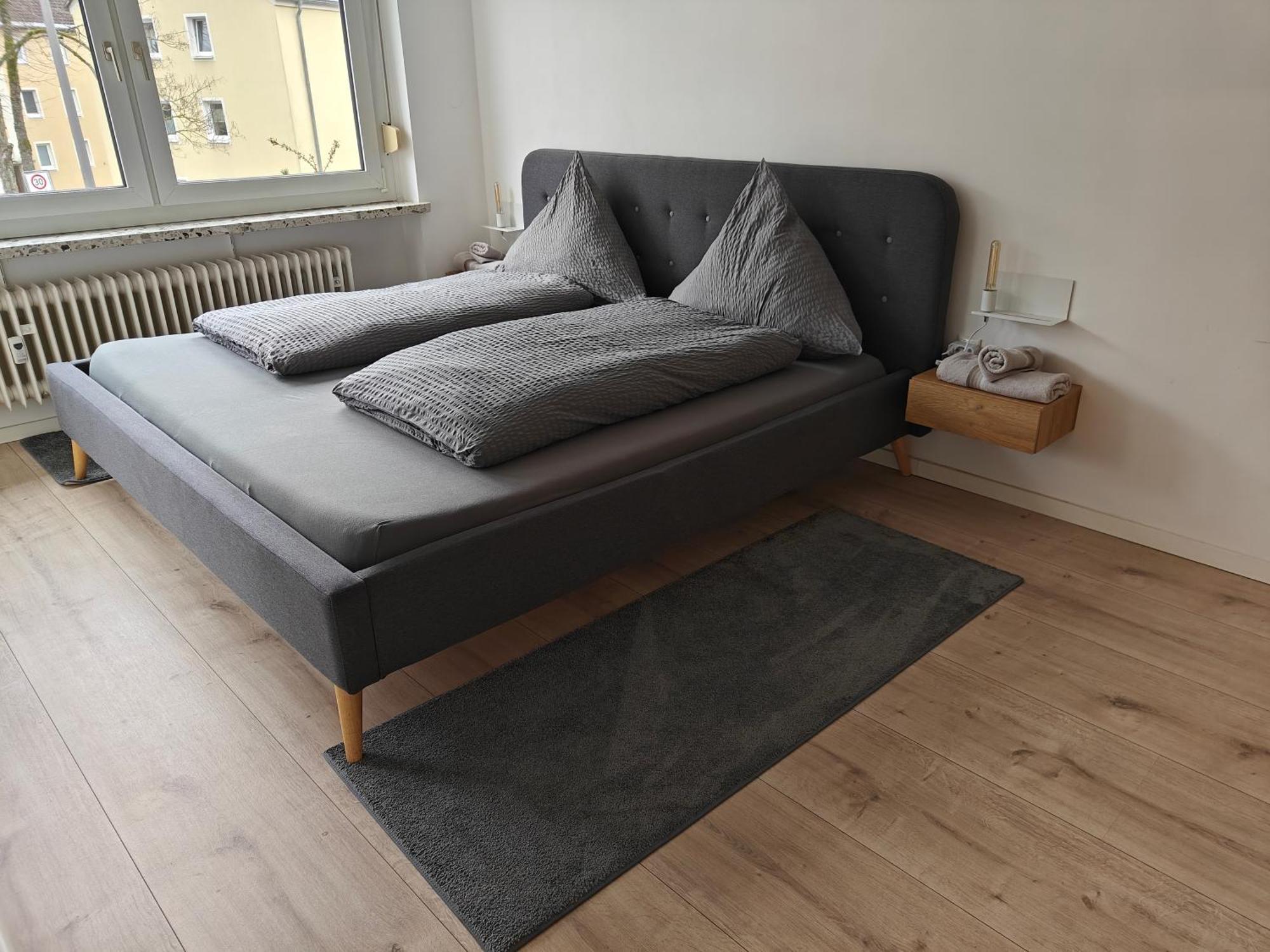 Ferienwohnung "Sorgenfrei" In Coburg ! - Im Eg Mit Privatparkplatz & Balkon Esterno foto