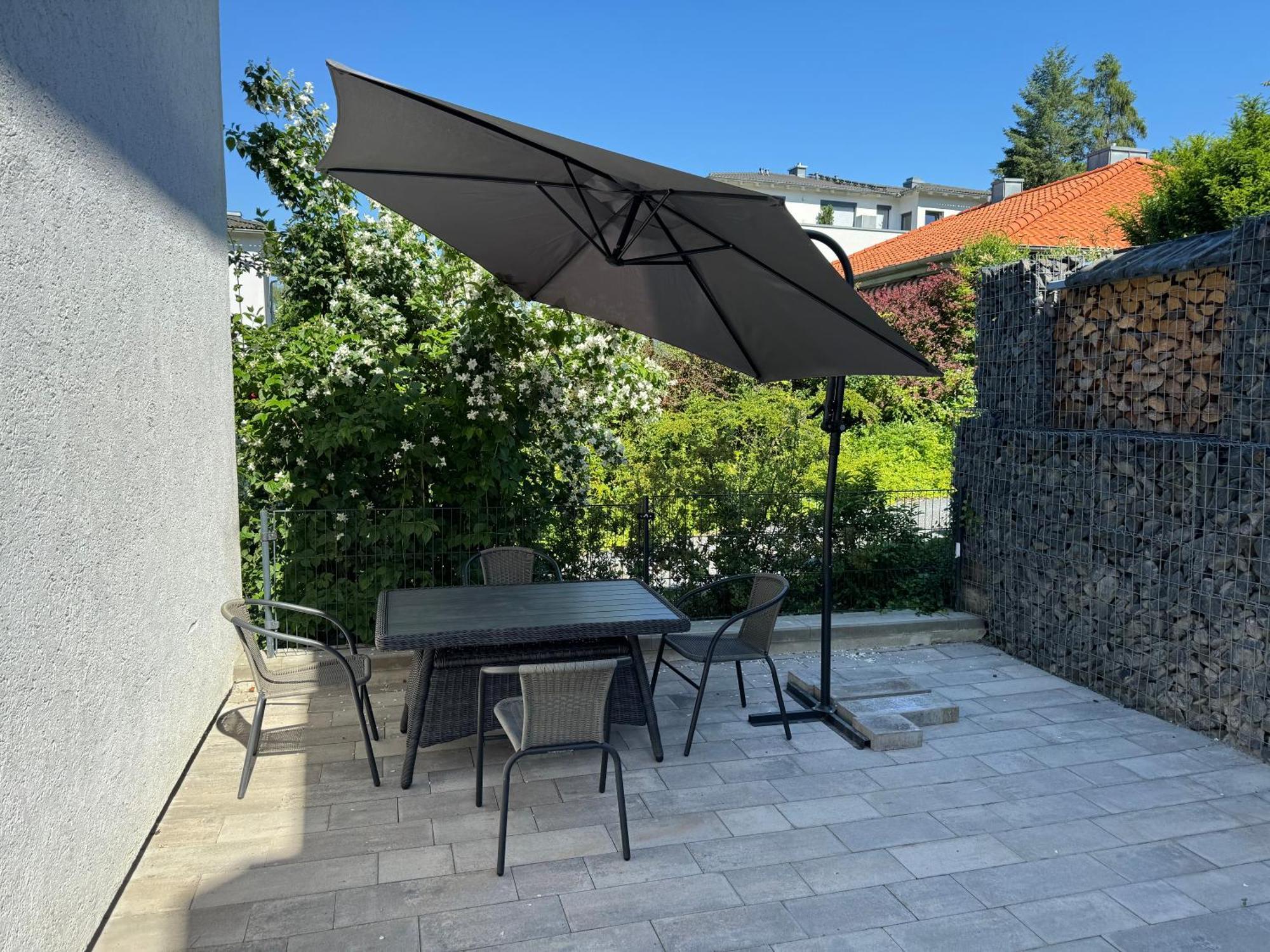 Ferienwohnung "Sorgenfrei" In Coburg ! - Im Eg Mit Privatparkplatz & Balkon Esterno foto