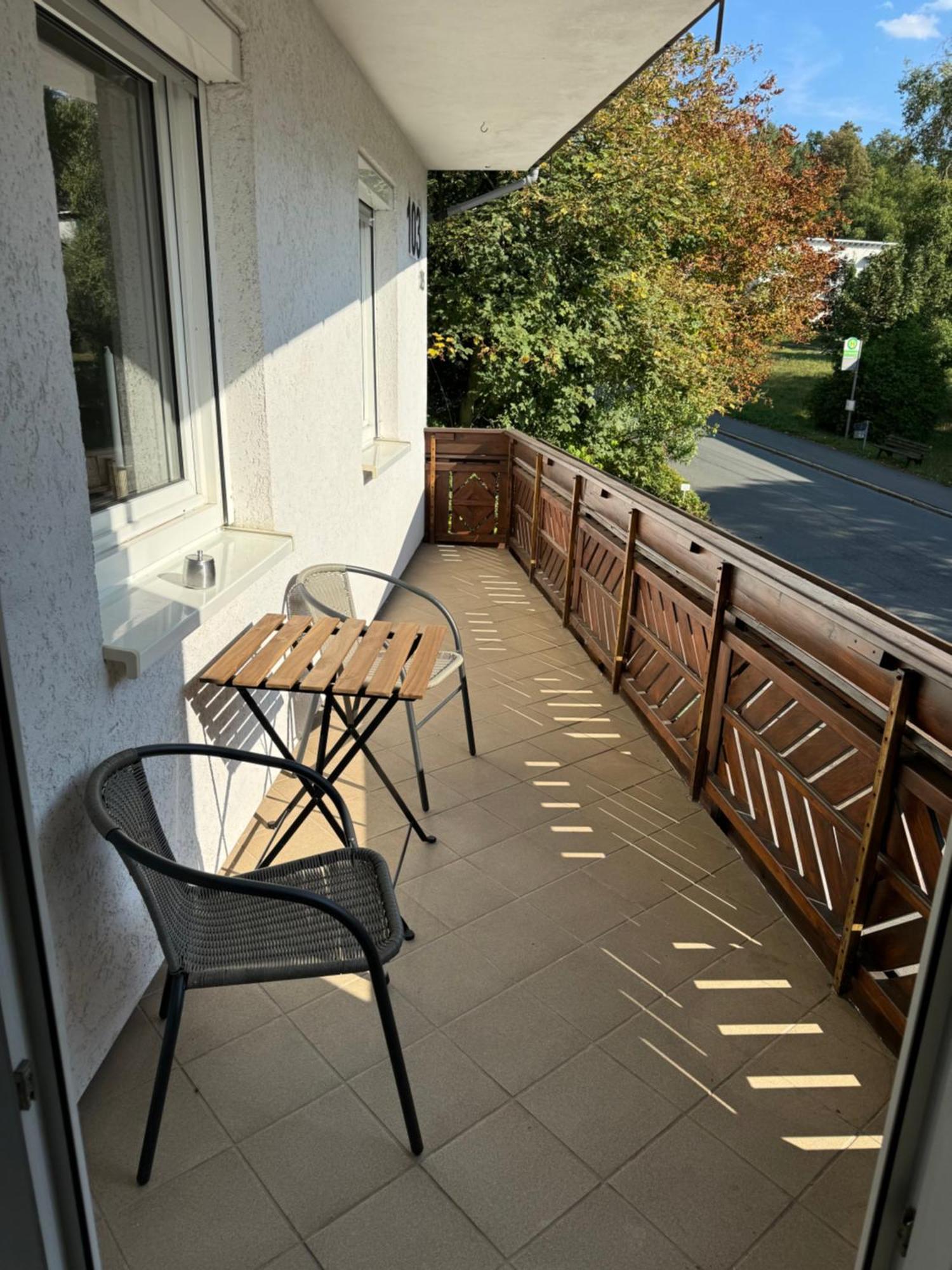 Ferienwohnung "Sorgenfrei" In Coburg ! - Im Eg Mit Privatparkplatz & Balkon Esterno foto
