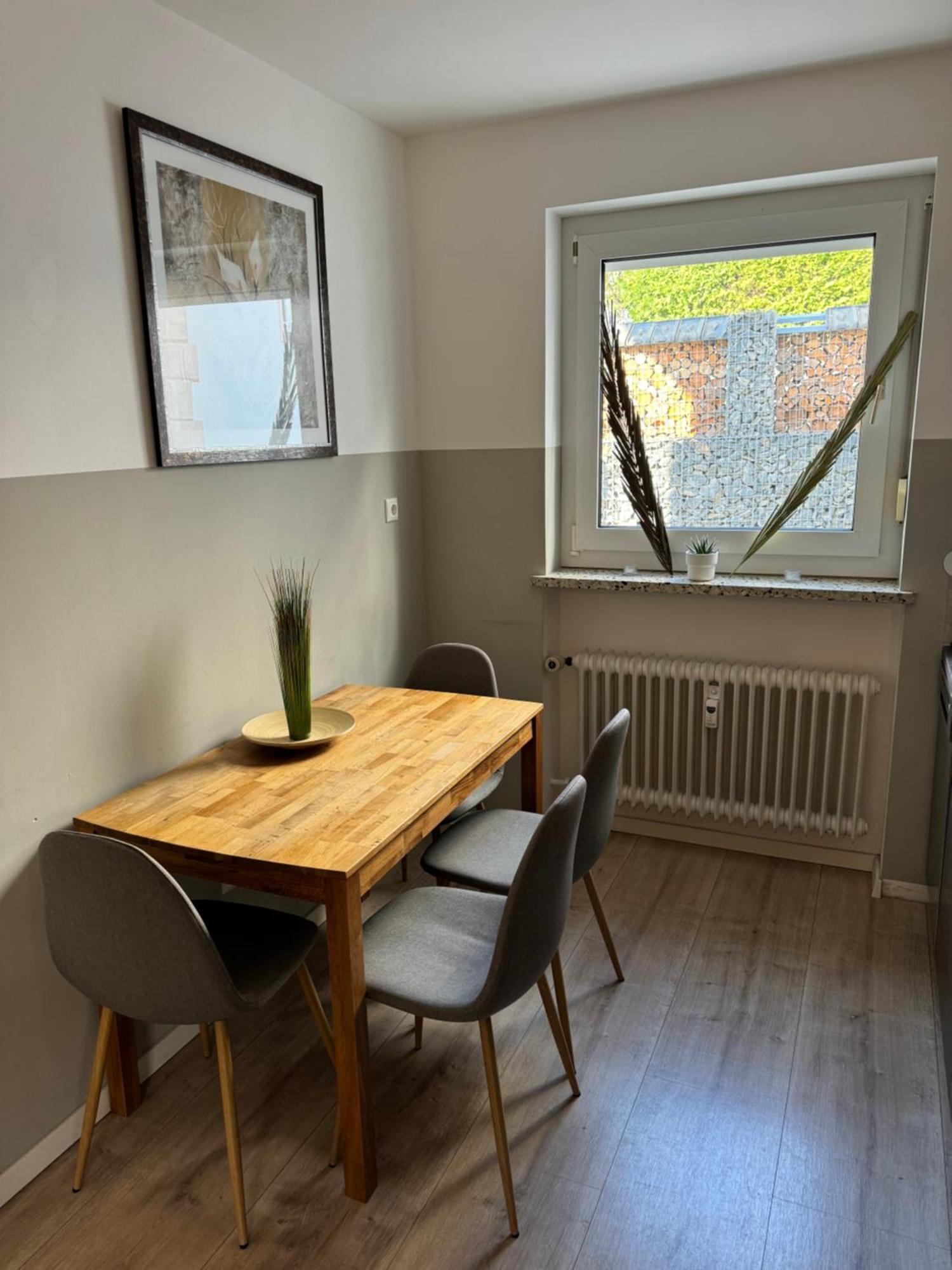 Ferienwohnung "Sorgenfrei" In Coburg ! - Im Eg Mit Privatparkplatz & Balkon Esterno foto
